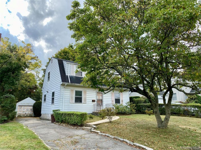 208 Lincoln Avenue, Eastchester