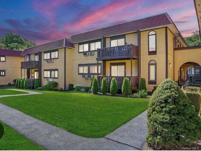 11 Granada Cres # 6, White Plains