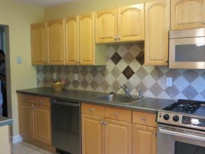1 of 1 - 74 Lawrence Court # D, White Plains, NY