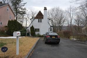 1 of 1 - 39 Wall Avenue, Valhalla, NY