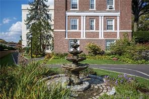 1 of 1 - 8 Brooklands # Gb, Bronxville, NY
