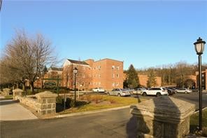 1 of 1 - 330 Broadway # F12, Tarrytown, NY