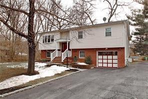 1 of 1 - 19 Woodridge Drive, Thiells, NY