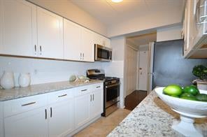 1 of 1 - 370 Central Park Avenue # 3d, Scarsdale, NY