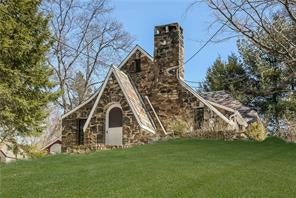 1 of 1 - 69 Brook Manor Lane, Pleasantville, NY