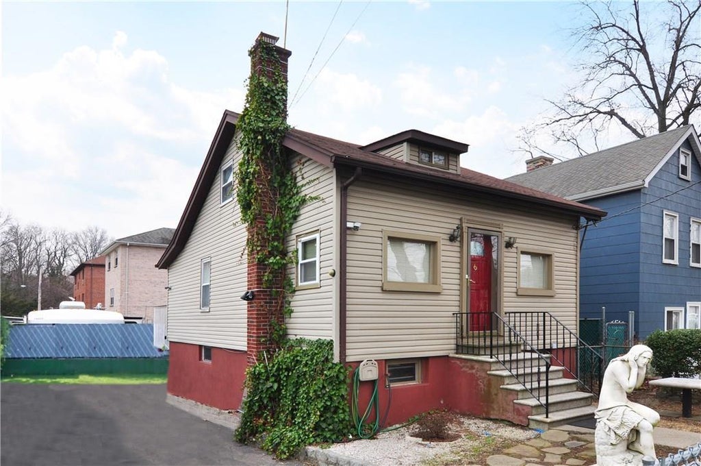 1 of 1 - 2566 Hollers Avenue, Bronx, NY