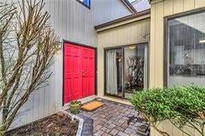 1 of 1 - 302 Fairway Green, Mamaroneck, NY