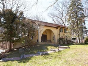 1 of 1 - 467 Old Sleepy Hollow Road, Pleasantville, NY