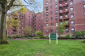 1 of 1 - 425d Larchmont Acres West # 5d, Larchmont, NY
