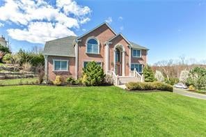 1 of 1 - 2 Cardinal Court, Airmont, NY