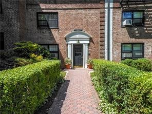 1 of 1 - 7 Manchester Road B1, Eastchester, NY
