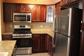 1 of 1 - 1123 Round Pointe Drive, Haverstraw, NY