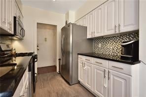 1 of 1 - 281 Garth Road C1e, Scarsdale, NY