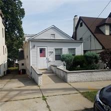 1 of 1 - 828 Hollywood Avenue, Bronx, NY