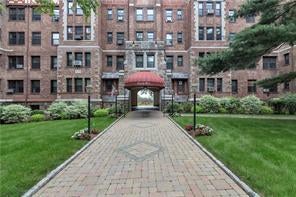 1 of 1 - 23 Old Mamaroneck Road St4, White Plains, NY