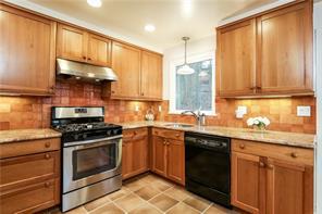 1 of 1 - 11 Kaateskill Place, Scarsdale, NY