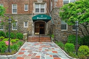 1 of 1 - 21 Chatsworth Avenue # 5c, Larchmont, NY