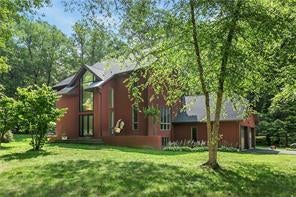 1 of 1 - 1 Stonehedge Circle, Bedford, NY