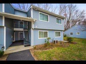 1 of 1 - 160 Carriage Court # F, Yorktown Heights, NY