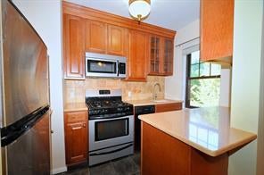 1 of 1 - 209 Garth Road 2d, Scarsdale, NY