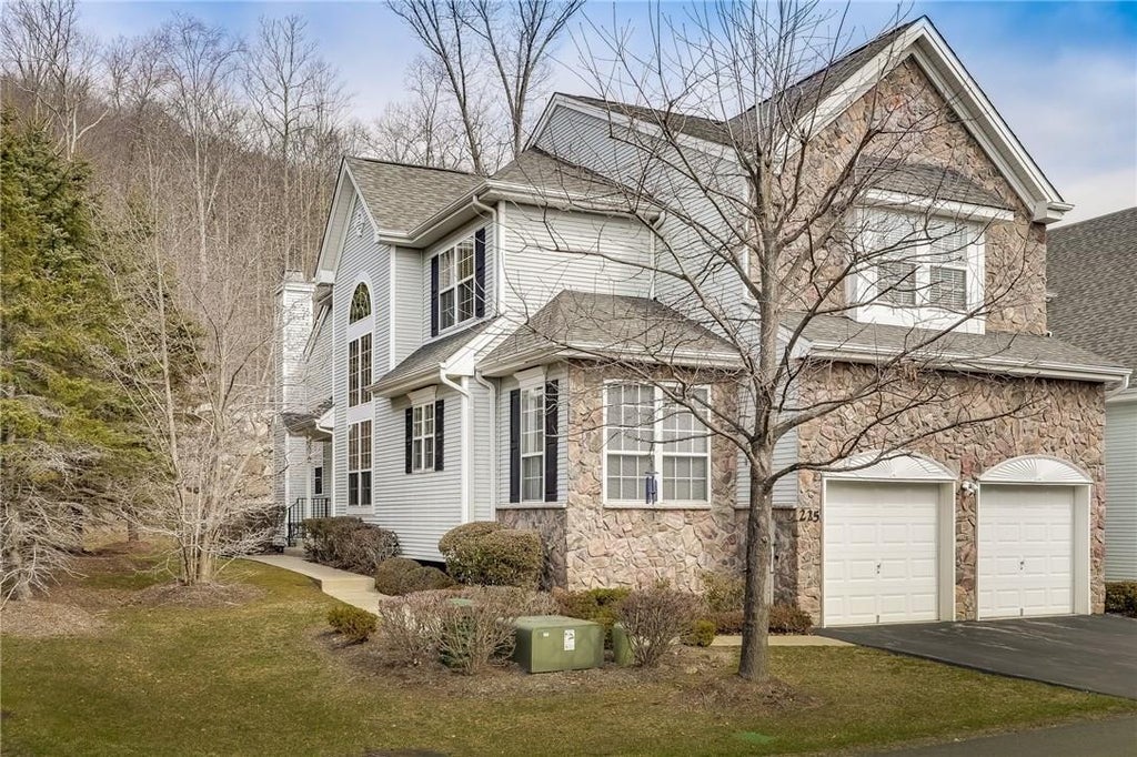 1 of 1 - 225 Woodlands Drive, Tuxedo Park, NY