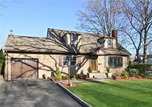 1 of 1 - 2 End Place, Scarsdale, NY