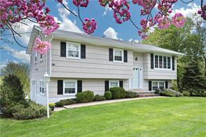 1 of 1 - 5 Oakwood Lane, Thiells, NY