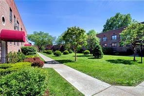 1 of 1 - 124 Richbell Road C4, Mamaroneck, NY