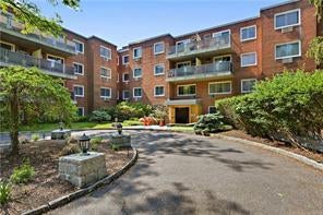 1 of 1 - 372 Central Park Avenue # 2k, Scarsdale, NY