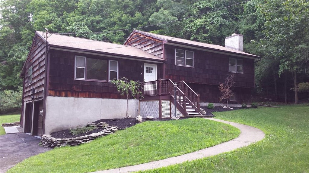 1 of 1 - 27 Julia Drive, Hyde Park, NY