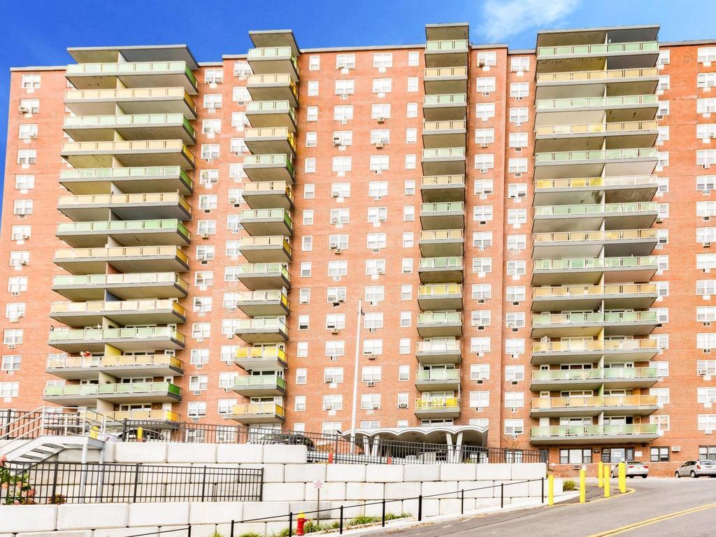 1 of 1 - 1853 Central Park Avenue # 8m, Yonkers, NY