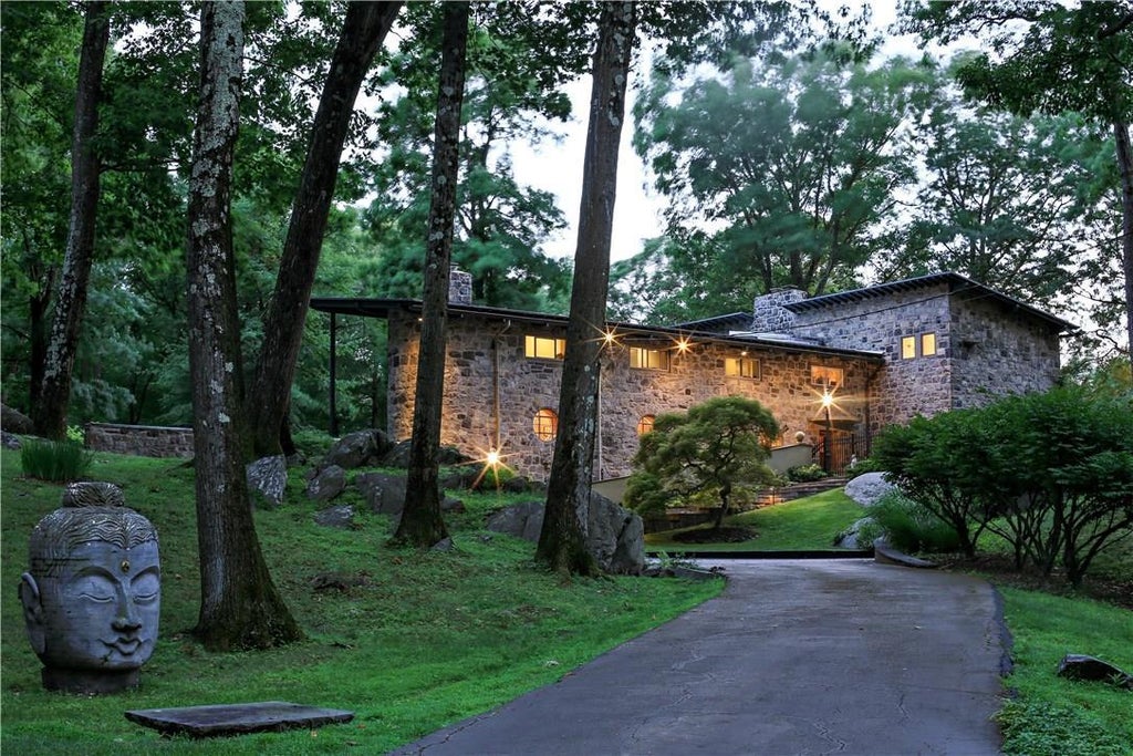 1 of 1 - 710 Long Hill Road, Briarcliff Manor, NY