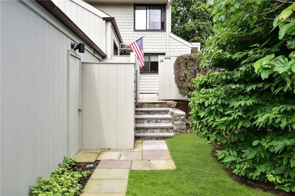 1 of 1 - 34 Pine Ridge Road, Larchmont, NY