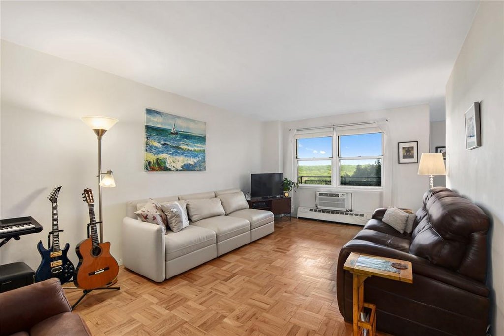 1 of 1 - 5500 Fieldston Road 5cc, Bronx, NY