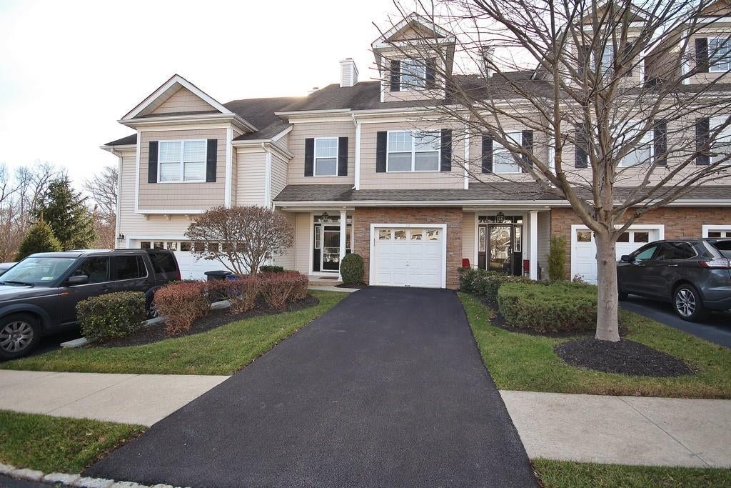 1 of 1 - 36 Putters Way, Middletown, NY