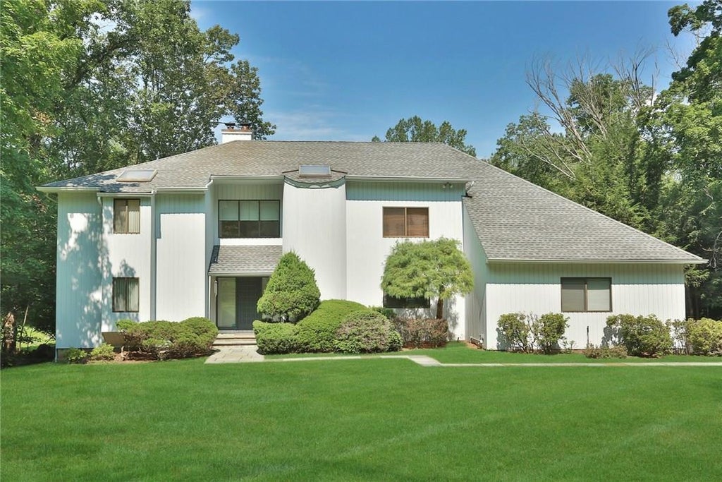 1 of 1 - 33 Jackson Road, Bedford, NY