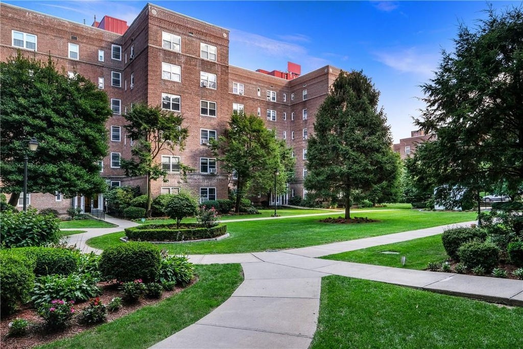 1 of 1 - 90 Bryant Avenue # 4a - Berkley, White Plains, NY