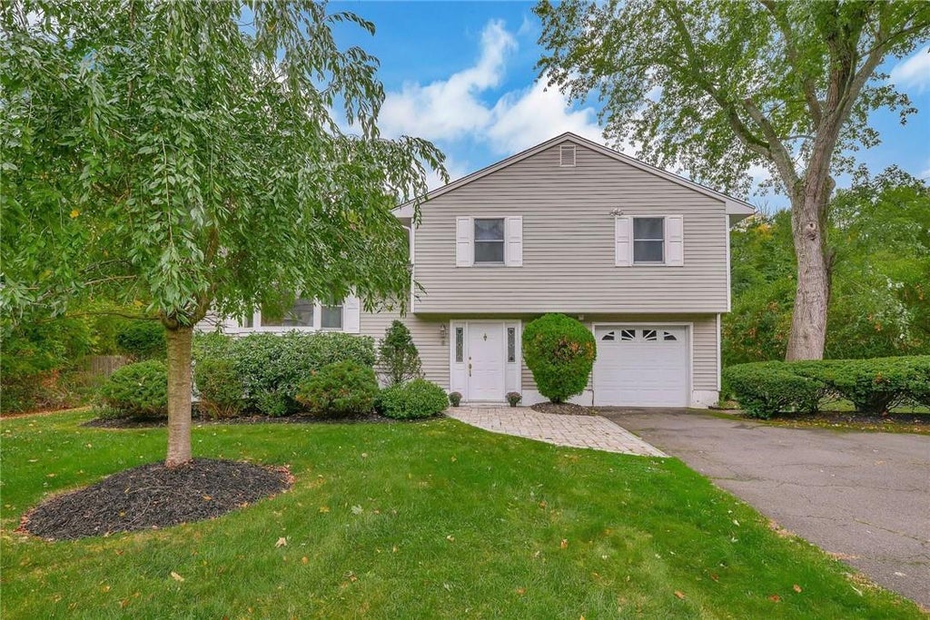 1 of 1 - 6 Brookside Avenue, Airmont, NY
