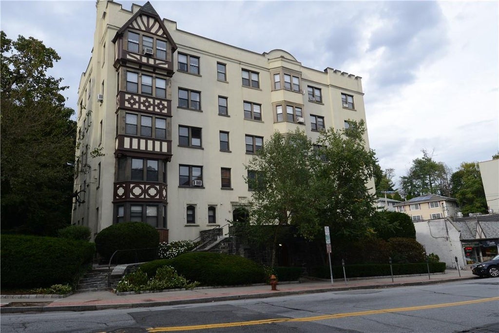 1 of 1 - 56 Pondfield Road 2a, Bronxville, NY