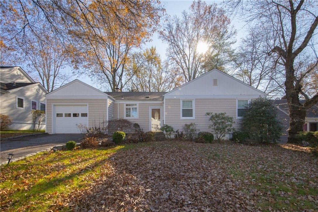 1 of 1 - 115 Daisy Farms Drive, New Rochelle, NY