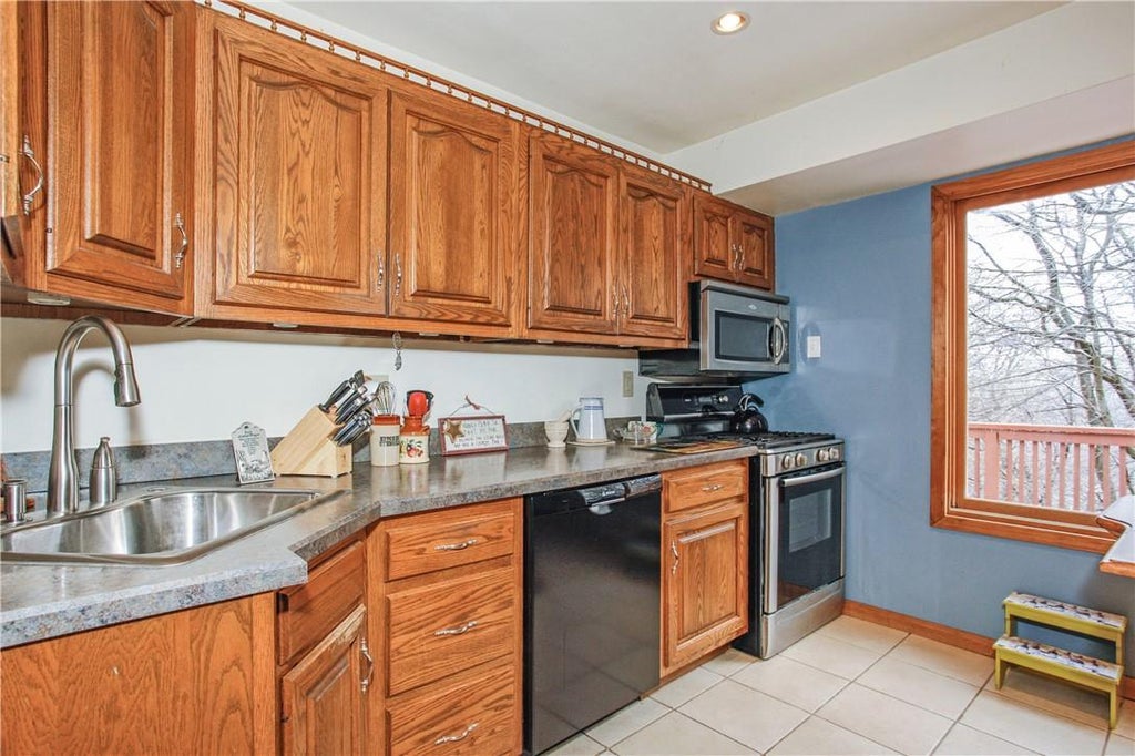 1 of 1 - 19 Oakwood Lane, Thiells, NY