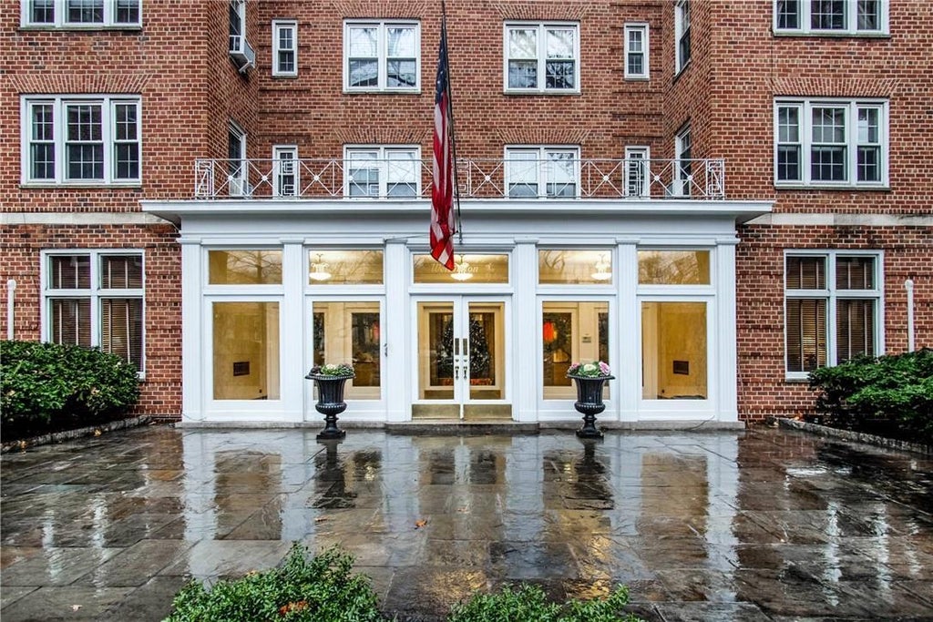 1 of 1 - 949 Palmer Road 1n, Bronxville, NY