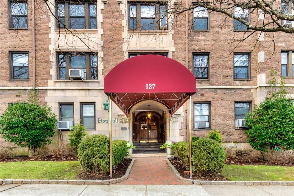1 of 1 - 127 Garth Road 5b, Scarsdale, NY