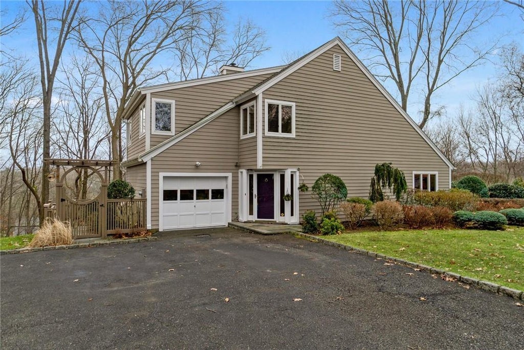 1 of 1 - 9 Ivy Ridge Court, Mount Kisco, NY