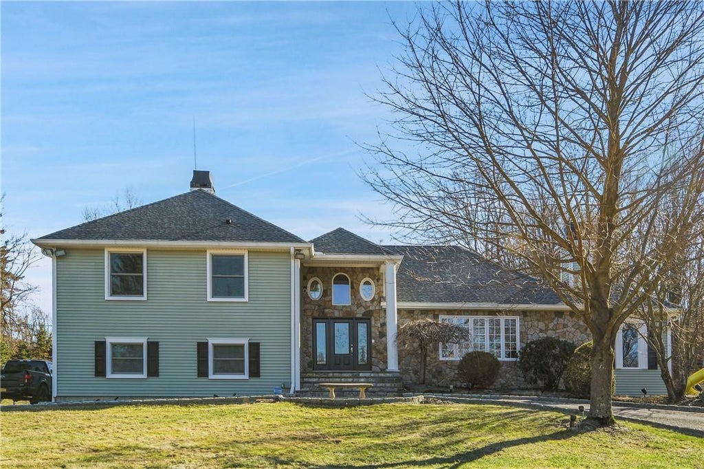 1 of 1 - 430 Barrett Hill Road, Mahopac, NY