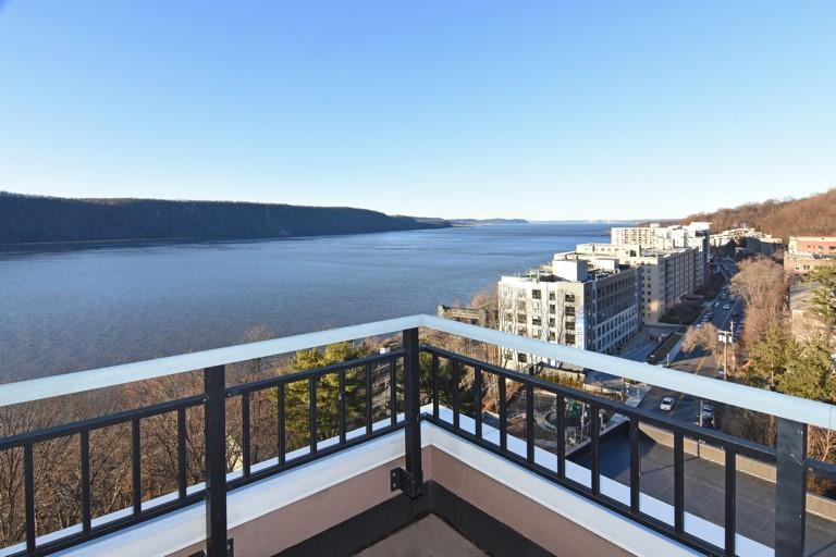 1 of 1 - 1020 Warburton Avenue # 15c, Yonkers, NY