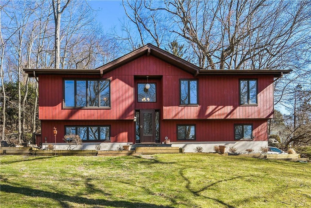 1 of 1 - 22 Lakeview Terrace, Amawalk, NY