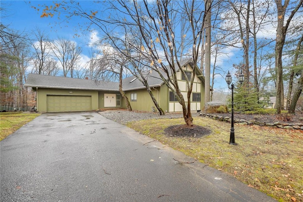 1 of 1 - 2 Ayr Court, Airmont, NY