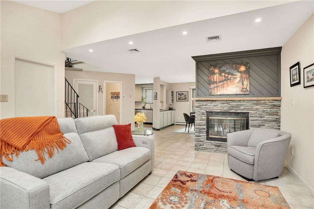 1 of 1 - 511 Barberry Lane, New Windsor, NY