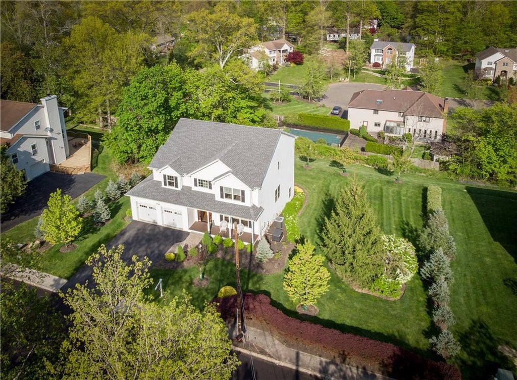 1 of 1 - 32 Pennsylvania Avenue, Valley Cottage, NY